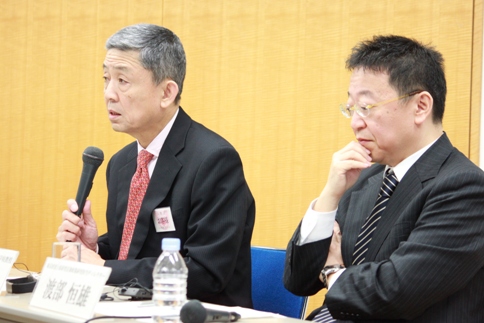 Noboru Yamaguchi, left, and Tsuneo Watanabe.